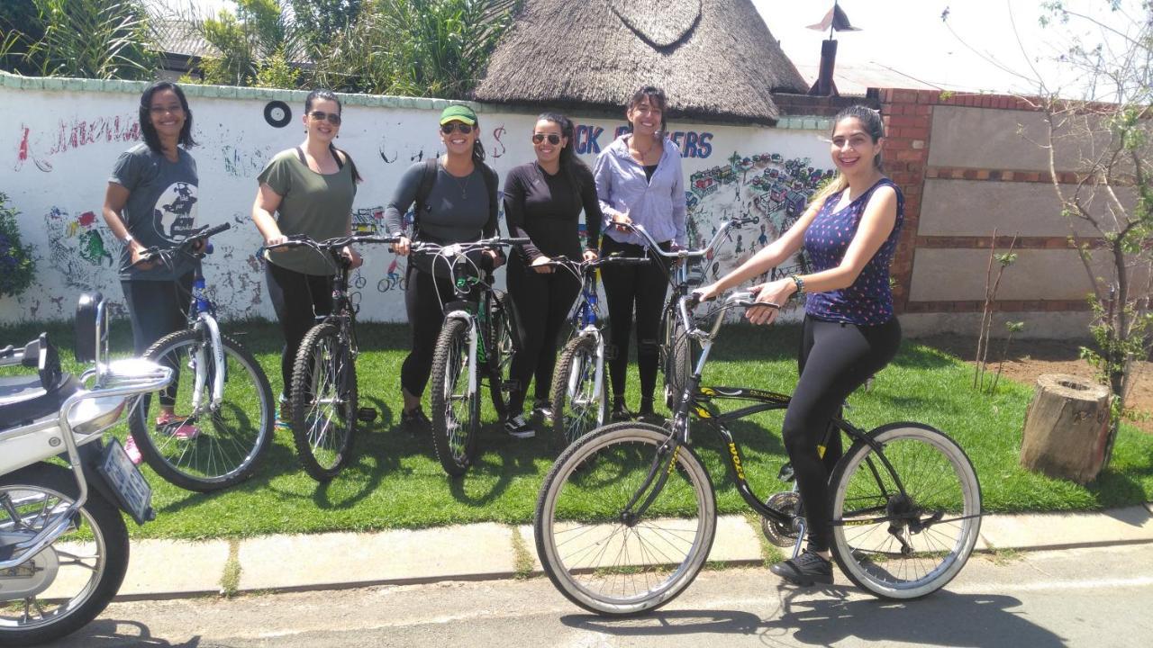 הוסטל סווטו Authentic Bicycle Tours And Backpackers מראה חיצוני תמונה
